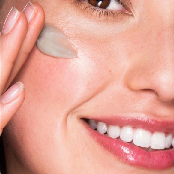 Nena Cleansing Cream - Picture 4 of 8